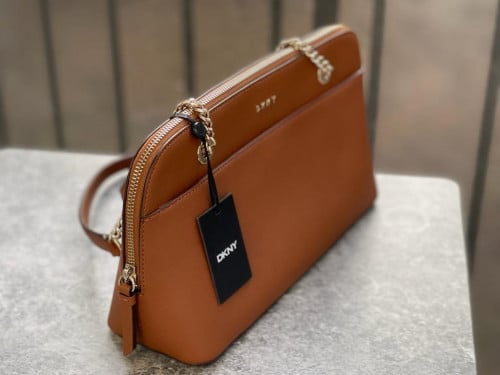 شنطة ماركة DKNY