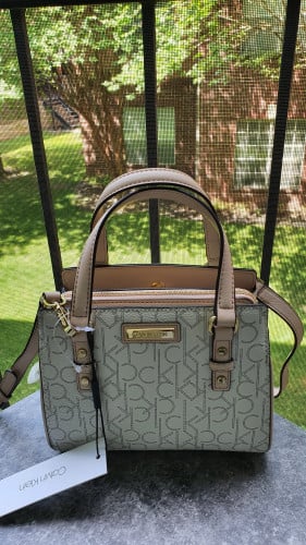 كروس ماركة كالفن كلاين