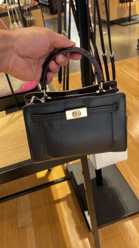 شنطة ماركة كوتش