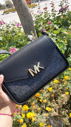 شنطة ماركة مايكل كورس