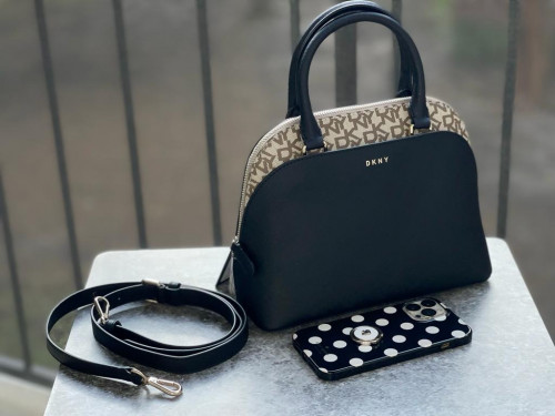 شنطة ماركة DKNY