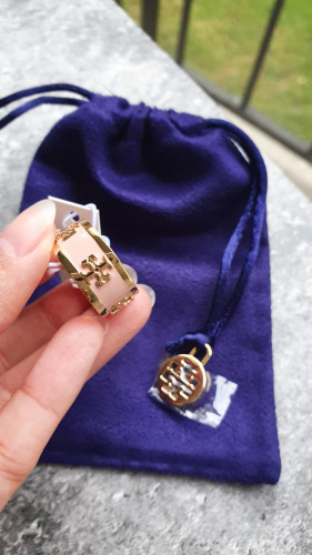 دبلة ماركة توري بورتش