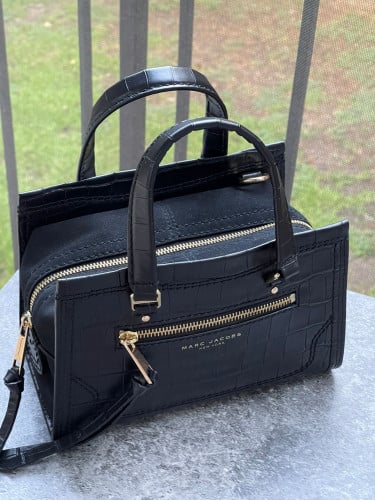 شنطة ماركة مارك جيكوبس