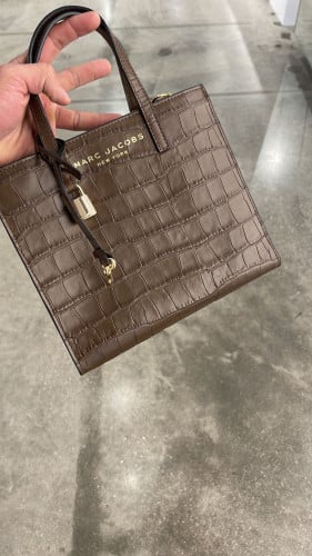 شنطة ماركة مارك جيكوبس