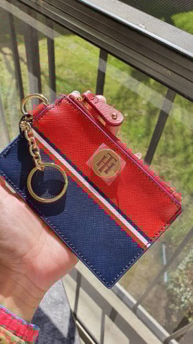 حامل بطاقات وهوية من تومي هيلفيقر