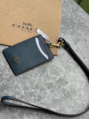 حامل هوية ماركة كوتش