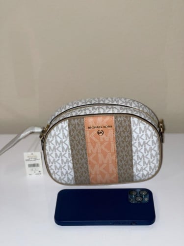 شنطة ماركة مايكل كورس