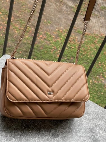 شنطة ماركة DKNY