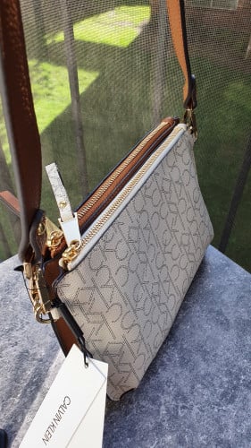 كروس ماركة كالفن كلاين