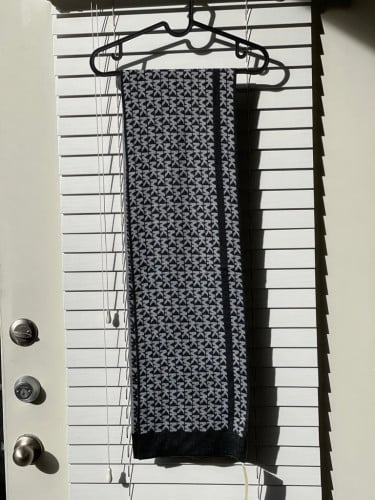 شال ماركة مايكل كورس