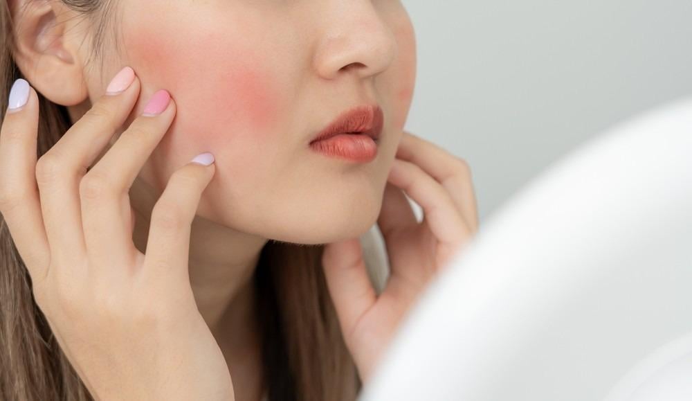 روتين العناية بالبشرة الحساسة بدون تهيج