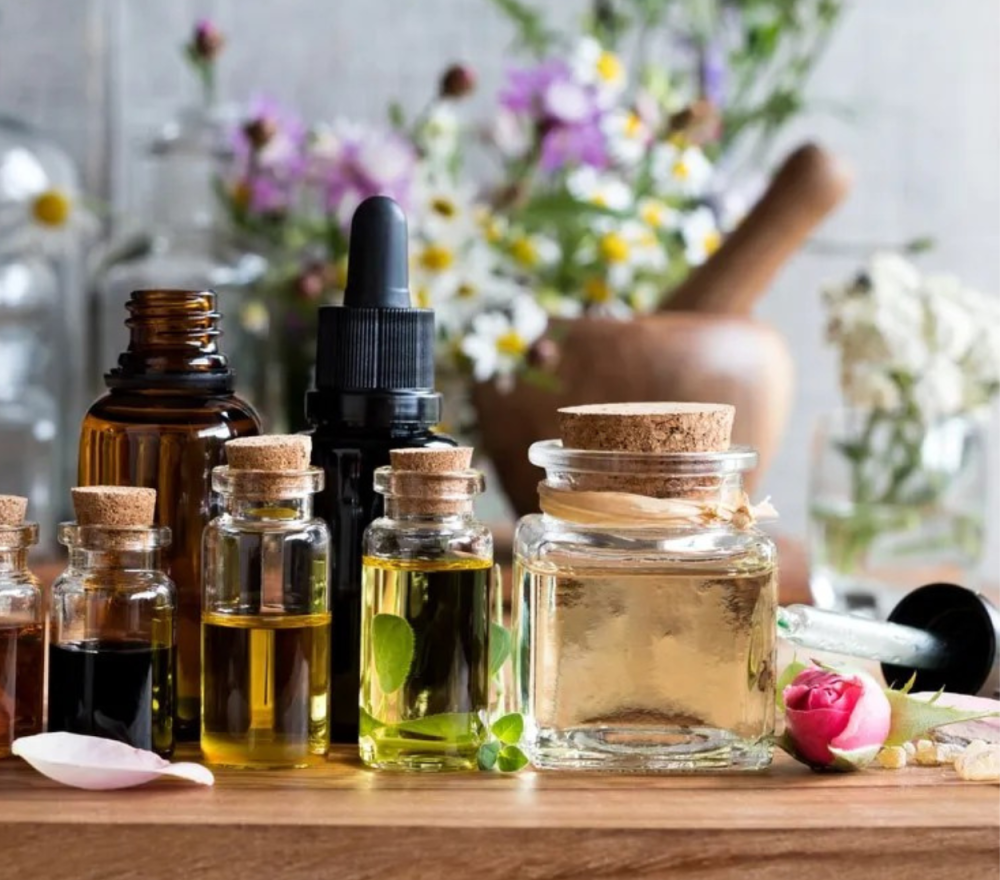زيوت عطرية وطبيعية