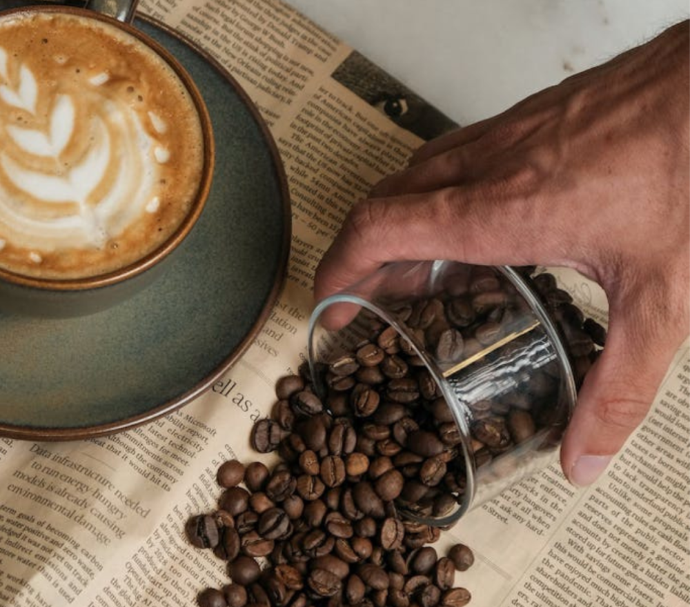 طريقة تحضير القهوة العربية بالهيل مثل المحترفين