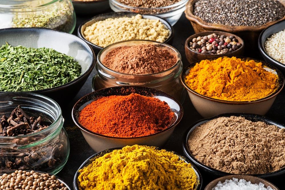 لماذا تفقد الأعشاب رائحتها مع التخزين الطويل؟ اكتشف السبب الحقيقي!