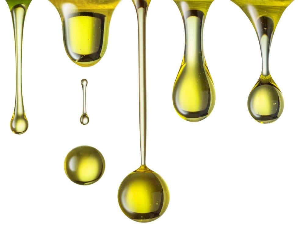 الفرق بين الزيوت الطبيعية المعصورة على البارد والزيوت العادية