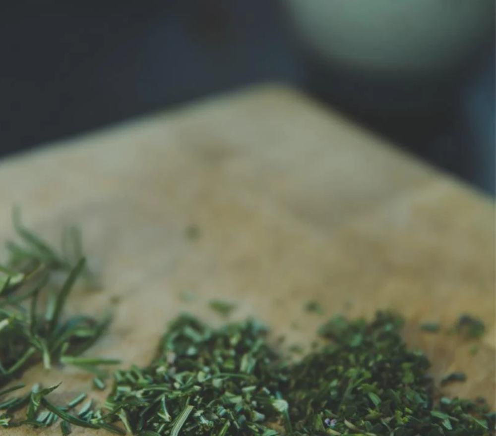 انواع الاعشاب الطبيعية وفوائدها