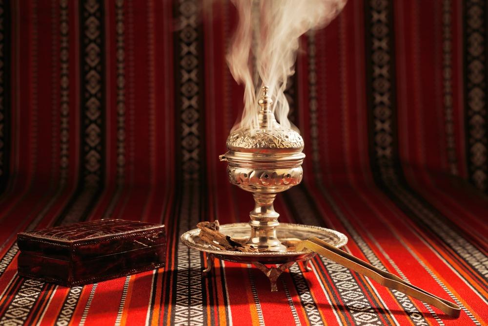 أفضل بخور للبيت والمناسبات: دليلك لاختيار الرائحة المناسبة لذوقك