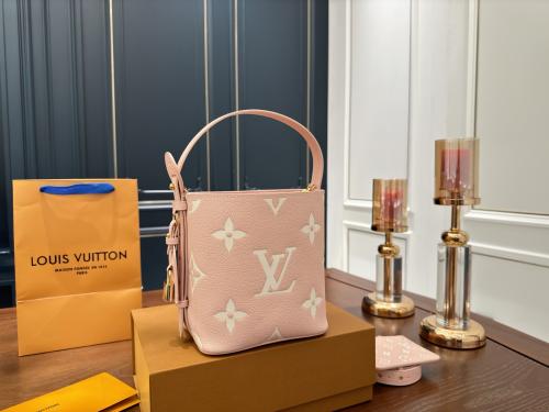 شنطه نسائيه Louis Vuitton