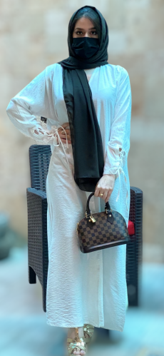 عباية كريب امريكي ابيض مع أكمام مميزة