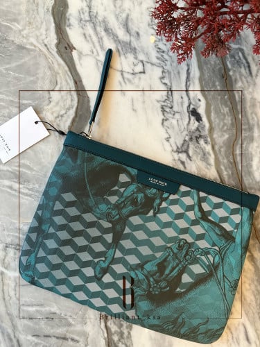 اكس لارج باوتش بترول