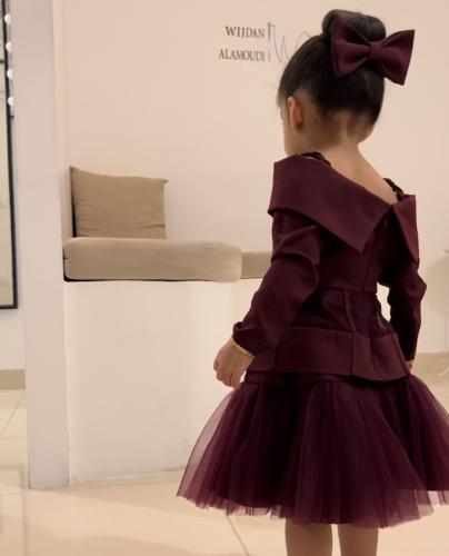 تصميم من قطعتين باللون البورقندي