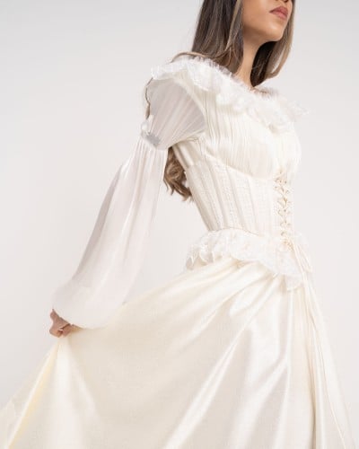 فستان راقي مستوحى من عصور قديمة للطبقات الراقيه