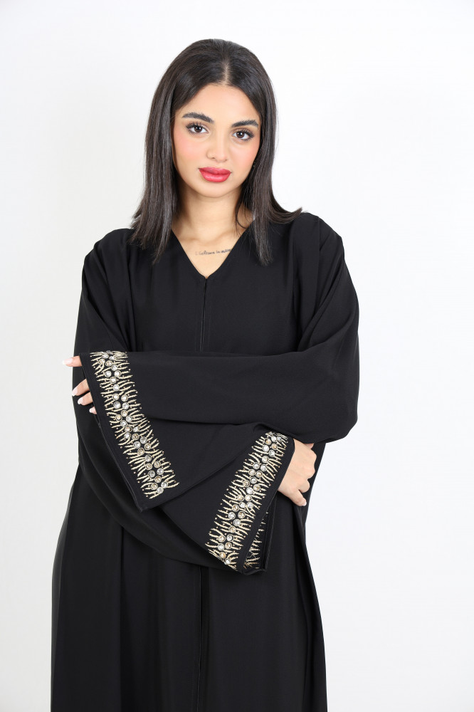 عباية صالونا بيرنا تطريز يدوي على الكم