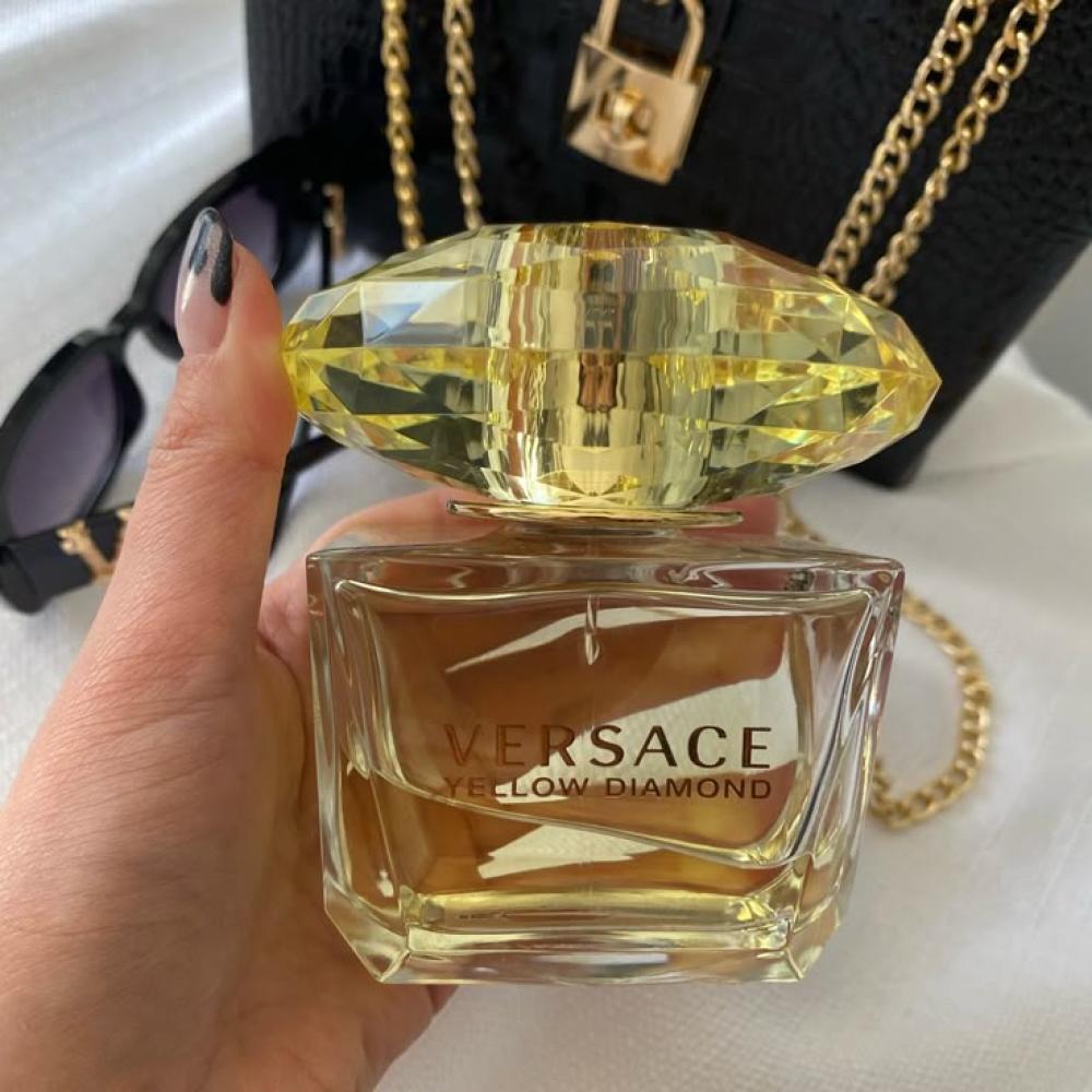 versace diamond yellow