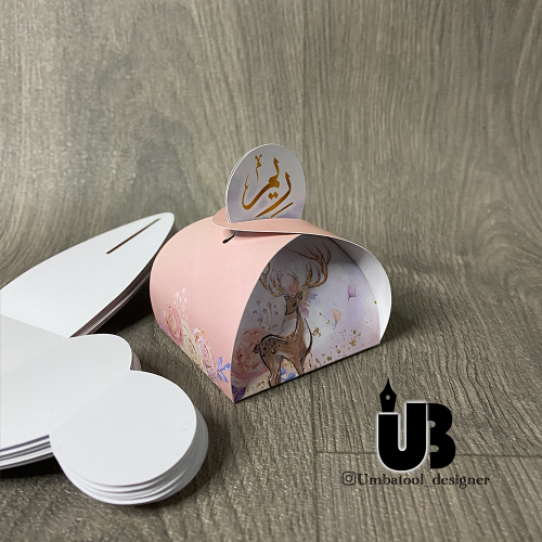 24 علبة صغيرة من الورق المقوى