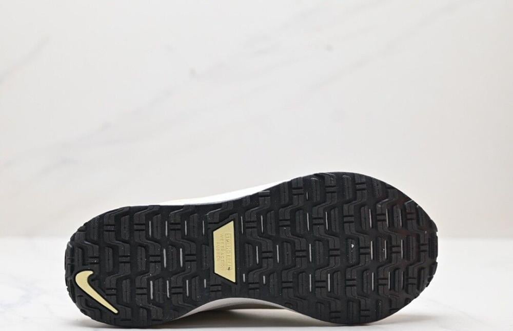 حذاء نايك زوم اكس Nike React x