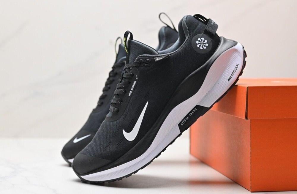 حذاء نايك زوم اكس Nike React x