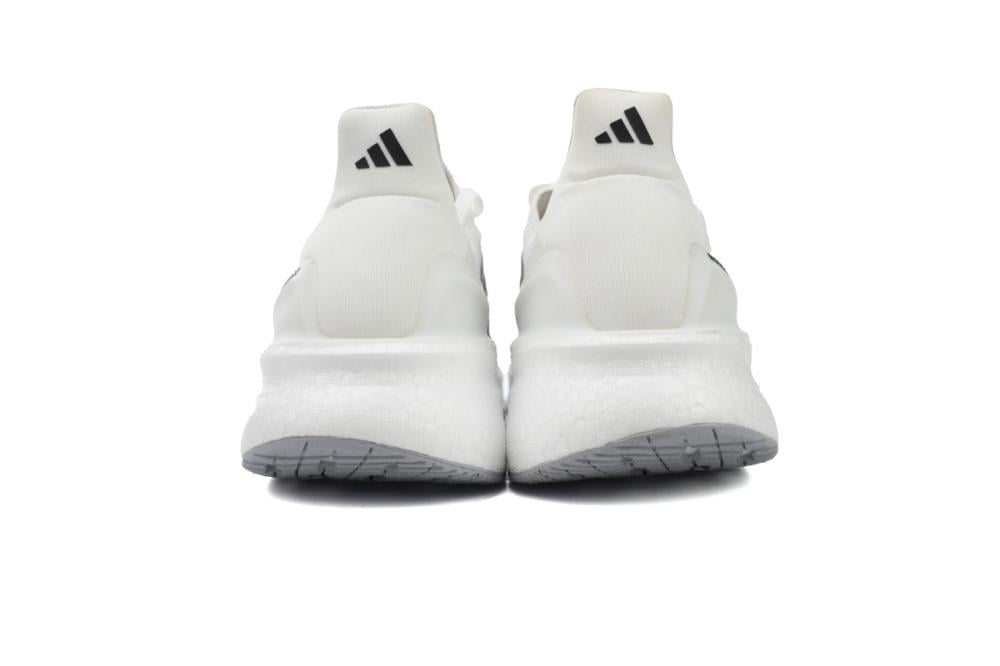 حذاء الترا بوست 5X