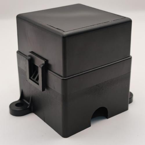 علبة كتاوت و فيوزات (2 كتاوت وسط و 6 فيوزات مكعب)