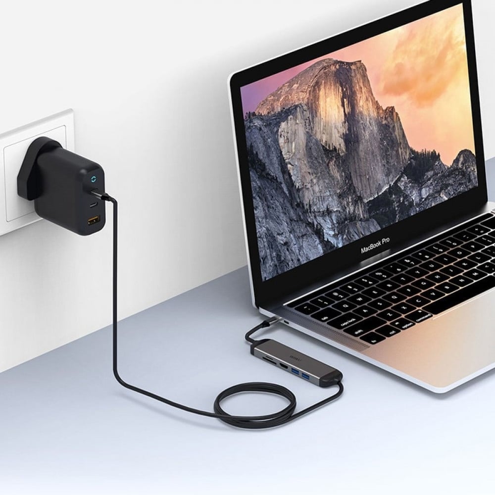 WiWU Alpha 521H 5 ports USB C hub with card reader USB3.0 and patent 1.6m Type C