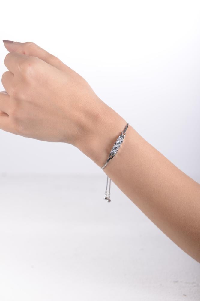 أسوارة نسائية لون فضي من لادون