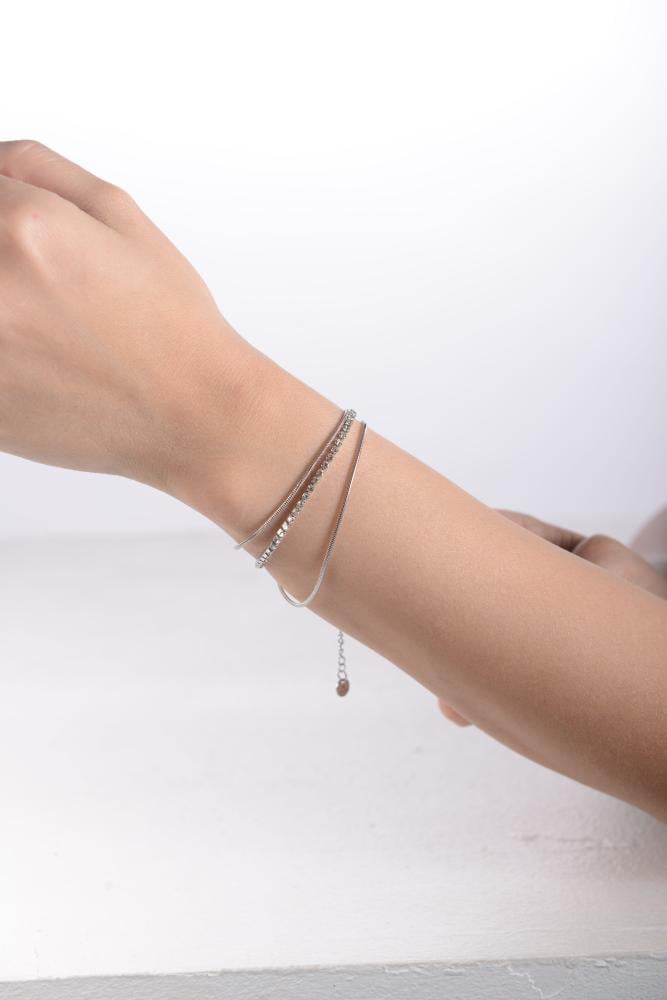 أسوارة نسائية لون فضي من لادون