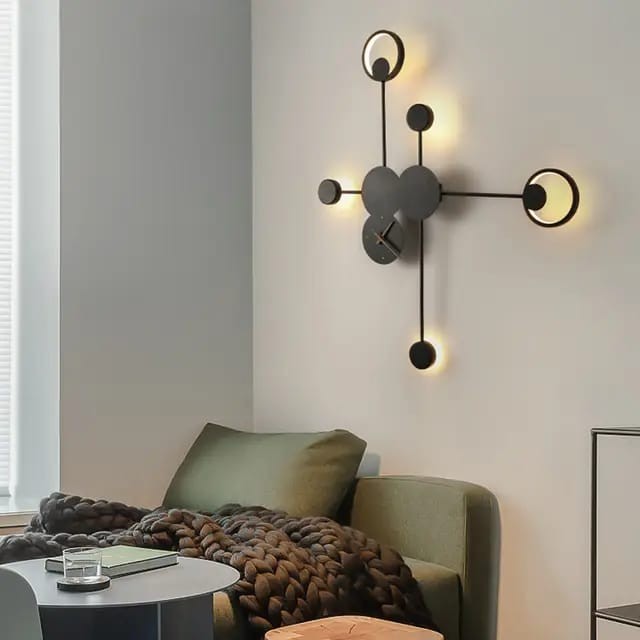 ابليك جداري مودرن بثلاث اضاءات متوفر لونين