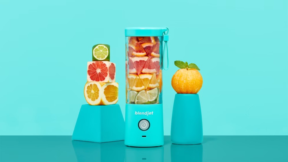 The BLENDJET V2 portable blender protein maker with 6 blades Diamond Tech