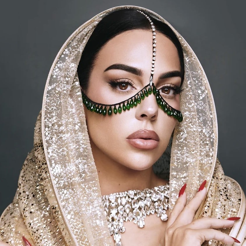 عدسات جورجينا