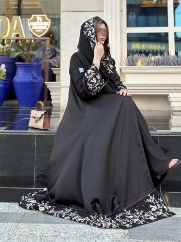 عبايه مطرزه تطريز يدوي مع كرستال بنفسجي +فستان عبا...