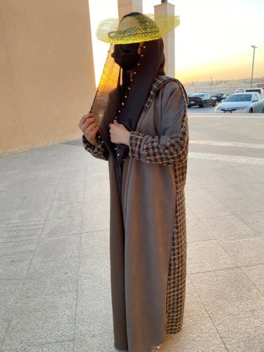عبايه شامواه مع شانيل مع طرحه لينن مزينه بلؤلؤ
