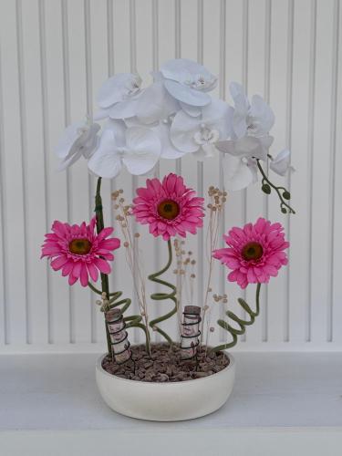 فازة بالورد