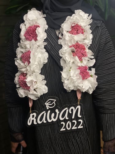 عقد ورد بالاسم