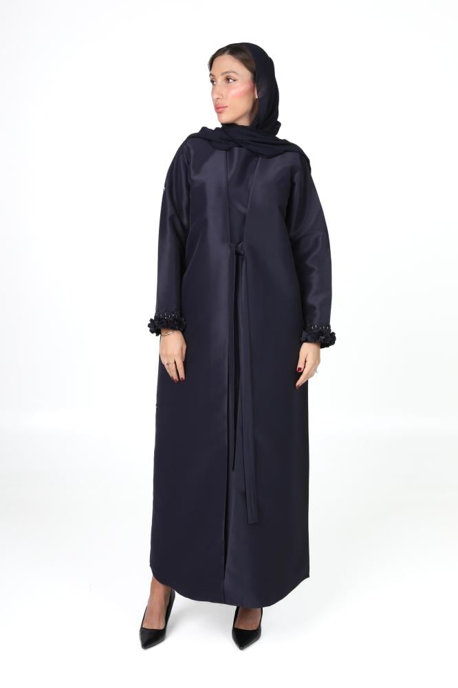 عباية كحلي تفته بمرد داخلي وتطريز على الكم - Norsin