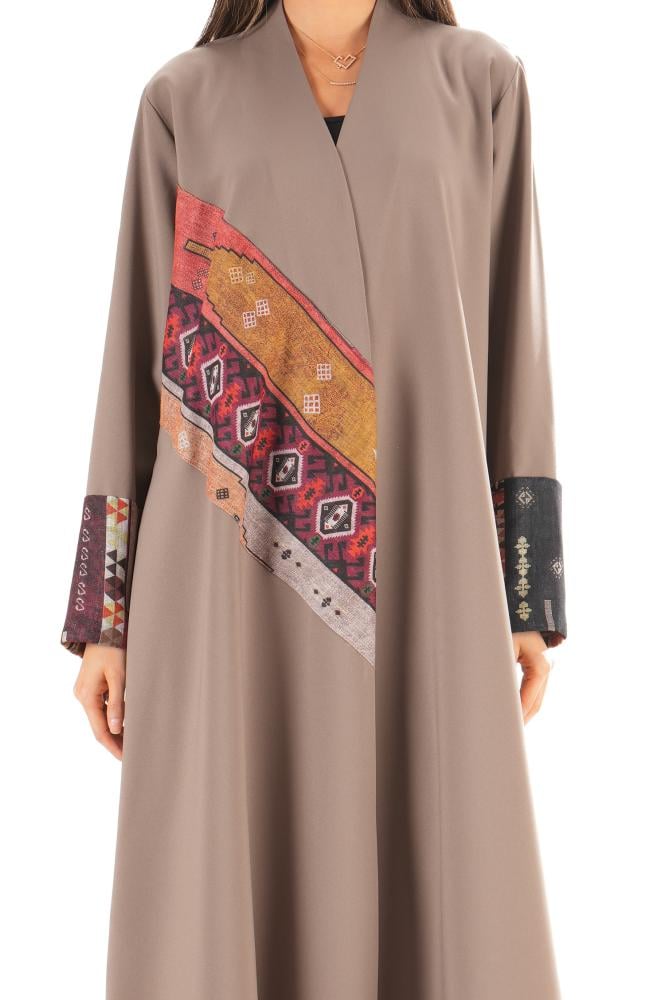 عباية بني كريب بتدخلية ملونة