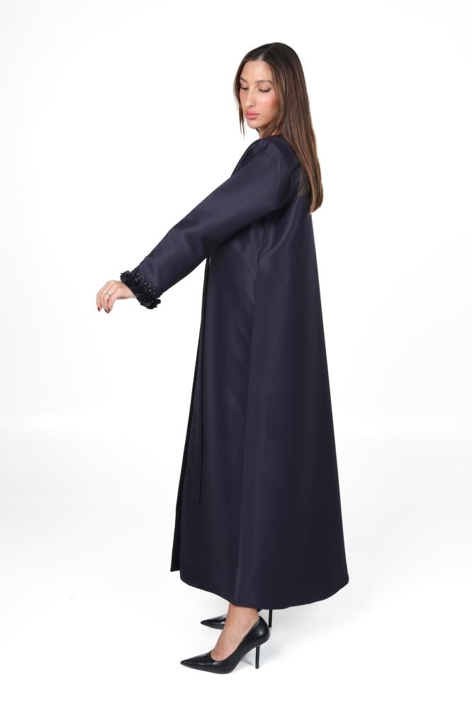 عباية كحلي تفته بمرد داخلي وتطريز على الكم - Norsin