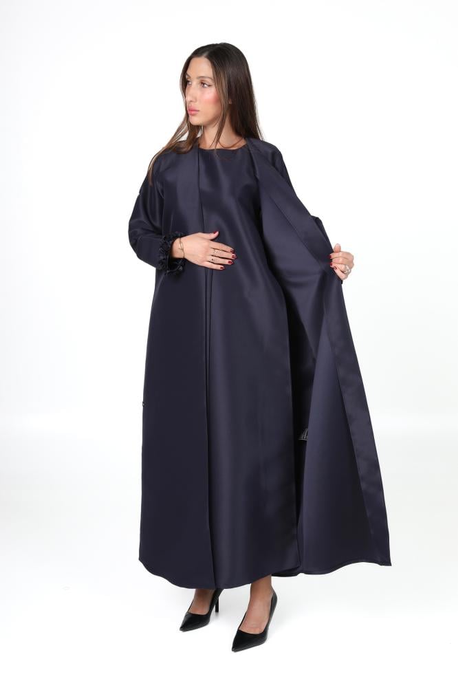 عباية كحلي تفته بمرد داخلي وتطريز على الكم - Norsin