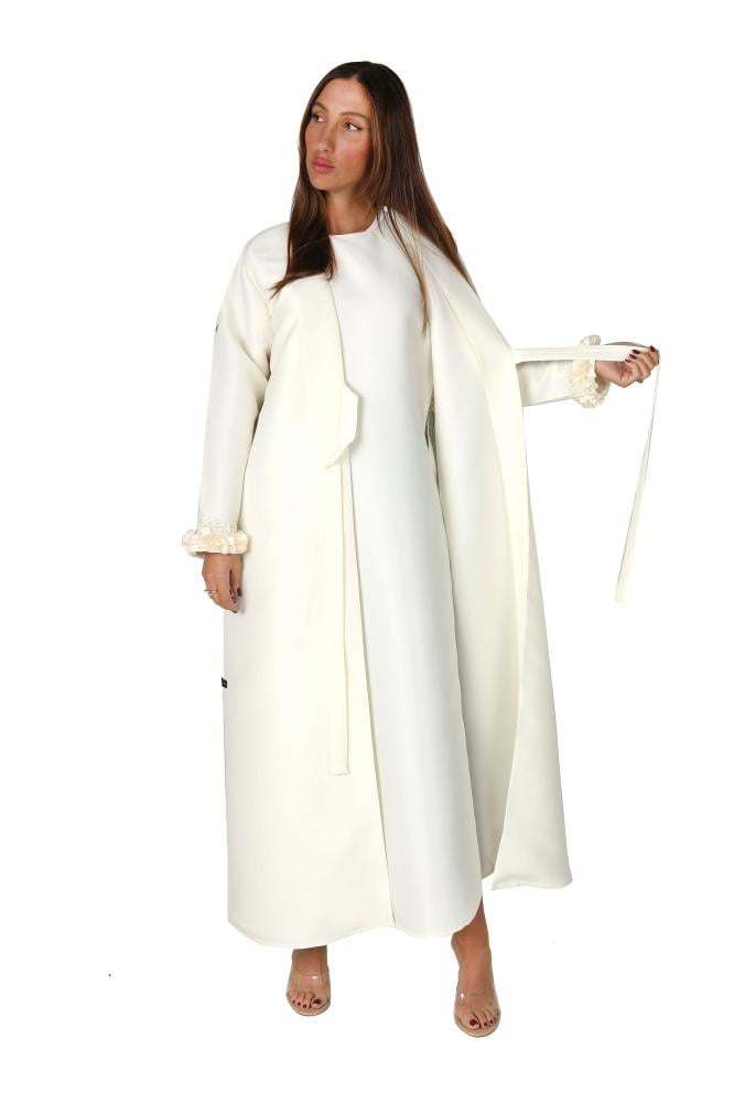 عباية أوف وايت تفته بمرد داخلي وتطريز على الكم - Norsin