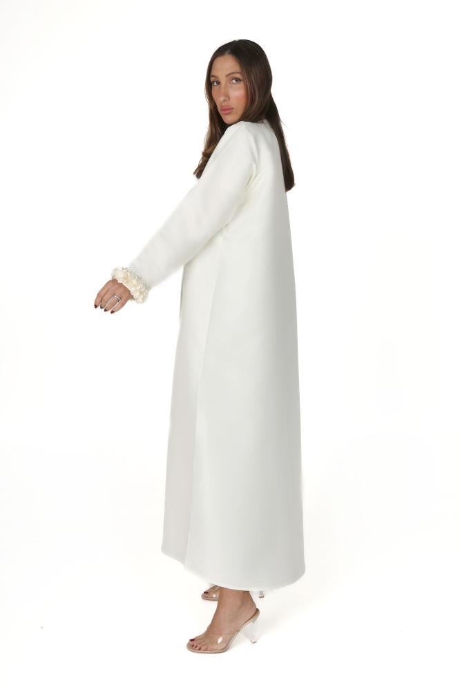 عباية أوف وايت تفته بمرد داخلي وتطريز على الكم - Norsin