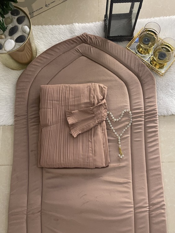 طقم مخملي الباليسة